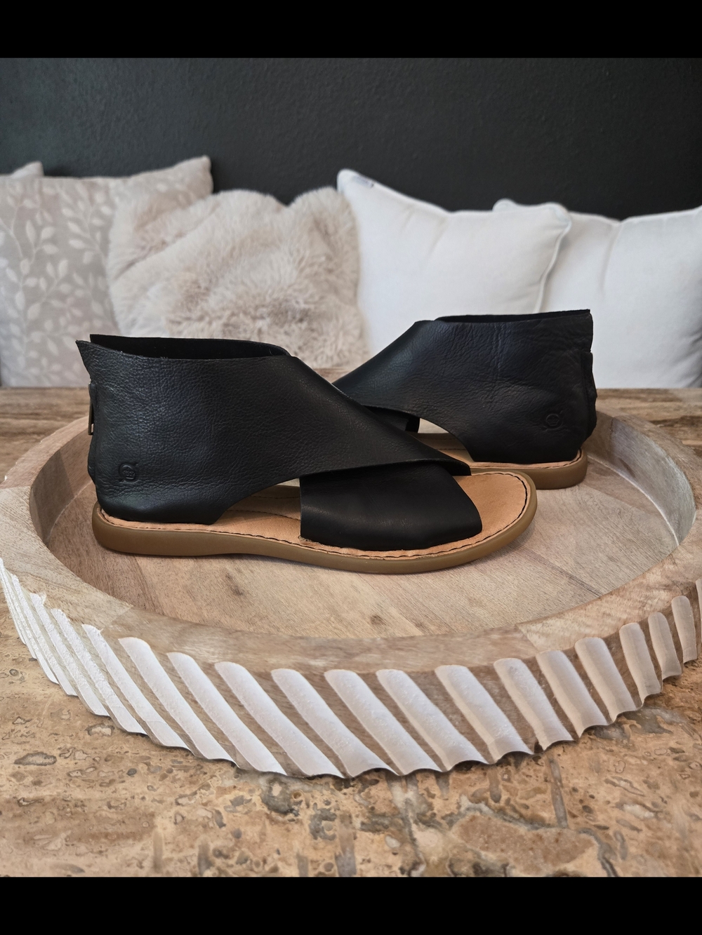 Born Black Leather Cross-Over Ankle Sandals. Great Condition!